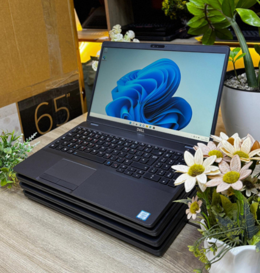 Dell Latitude 5500 Core i5  Écran 15" full hd ultra performant