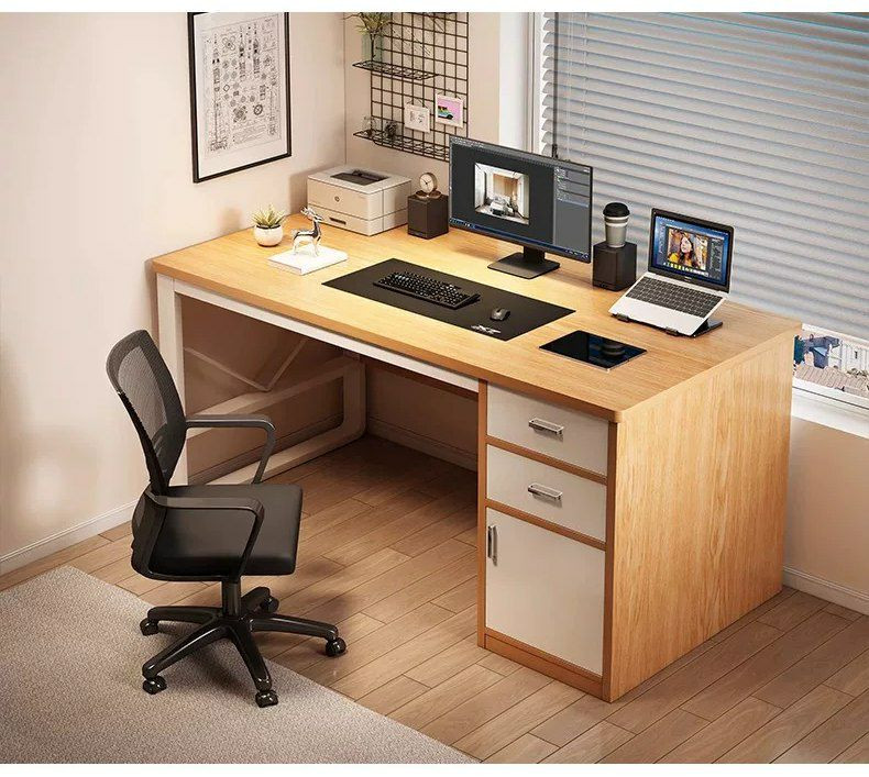 Bureau d'ordinateur polyvalent conçu pour s'adapter à divers environnements et usages.