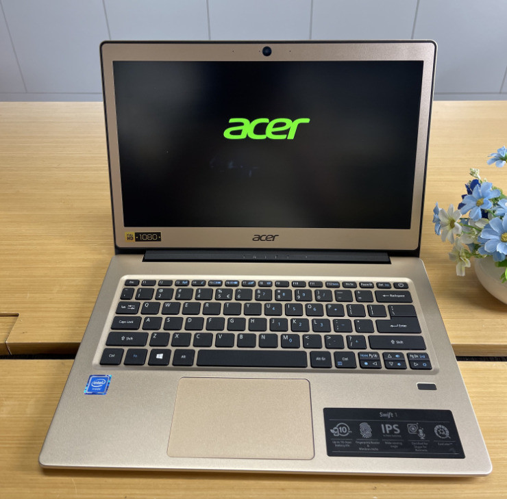 Acer Swift 1 Intel Celeron N3450 4Go RAM + disc dur SSD ordinateur portable 99% neuf
